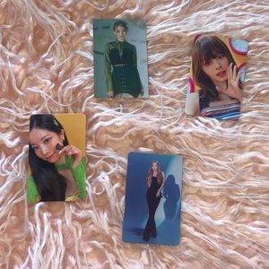 Between 1 & 2 Trading PhotoCollectors Cards Set of Four K-Pop